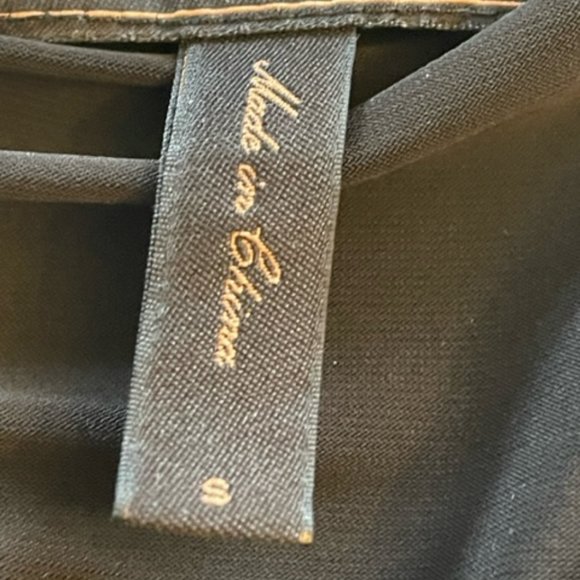 BCBG asymetric sleeveless black top. Size small. - Picture 4 of 4